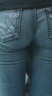 跟拍超市大屁股少妇