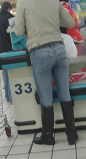 长时间跟拍超市紧身小少妇