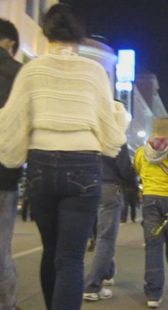 丰满黑牛紧身小少妇