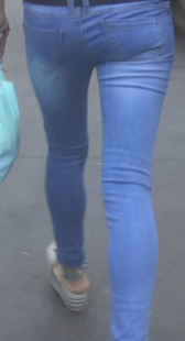 高挑蓝牛包臀小妹