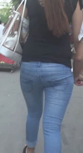 圆臀牛仔大屁股少妇