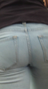 灰牛少妇上楼梯才知道屁股大