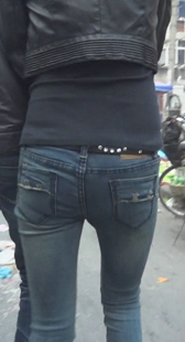 跟拍高挑牛仔小妹