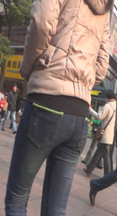 街拍高挑黑牛少妇