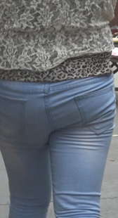 灰臀大屁股小妹