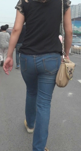 跟拍紧牛小少妇