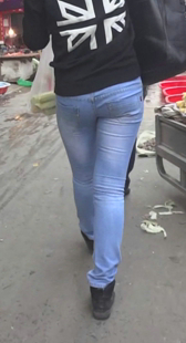 街拍蓝牛小少妇夹紧