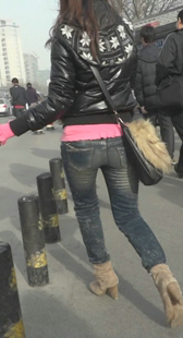 跟拍高跟牛仔小少妇