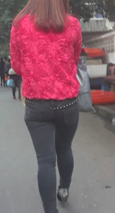 街拍高跟黑牛大屁股OL