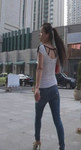 高跟牛仔小妹身材好