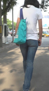 性感紧身牛仔小妹