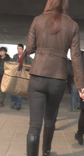 黑牛包臀小少妇