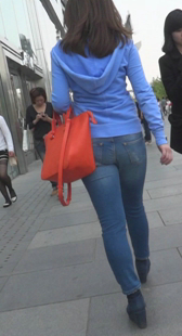 紧身蓝色牛仔小妹包臀