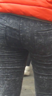 紧身牛仔裤包臀小妹