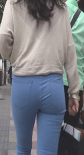 紧身蓝牛丰满宽臀少妇