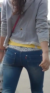 紧身包臀小妹身材好