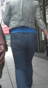 紧身牛仔成熟宽臀