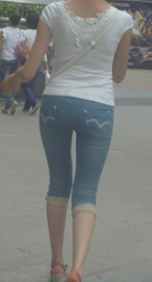 高跟牛仔少妇身材好