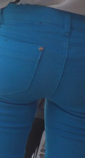 近距离跟拍屁股大又紧