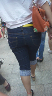 牛仔少妇腰细屁股大