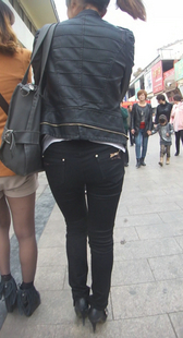 黑牛少妇走路迷人