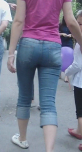 包臀牛仔少妇小孩都这么大