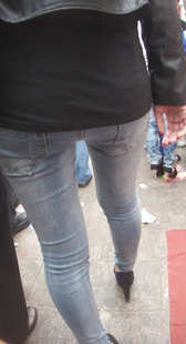 勒得这么紧不难受吗