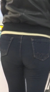 重口味宽臀牛仔少妇