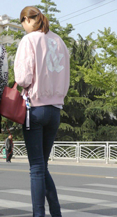 长腿翘臀蓝牛美女模特