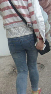 超紧包臀牛仔小妹视频