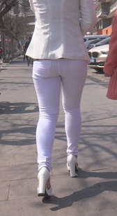 紧身包臀白牛少妇