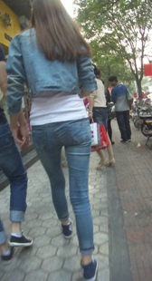 细腿包臀紧牛少妇