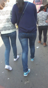 包臀紧牛少妇好会扭