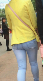 灰牛包臀小少妇好会扭