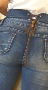 重口味大屁股包臀牛仔小妹