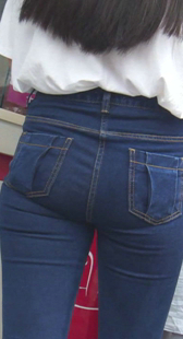 超紧牛仔包臀性感少妇