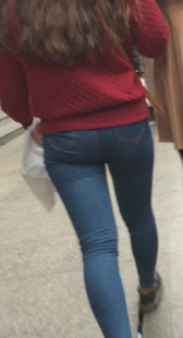 紧牛红衣小少妇