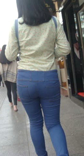 蓝牛小少妇走路扭成这样