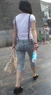 背带灰紧牛仔小妹