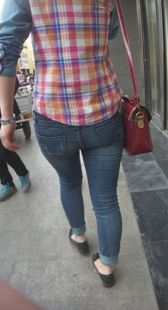 小少妇臀口味这么重