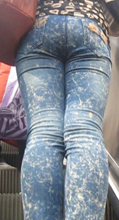 大屁股紧牛小妹上电梯