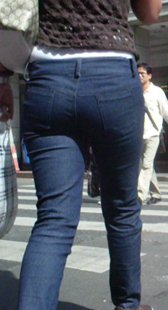 街拍紧牛大屁股