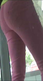 银行翘臀小少妇