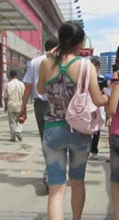 高挑紧身蓝牛小少妇