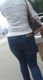 高跟紧牛很会扭