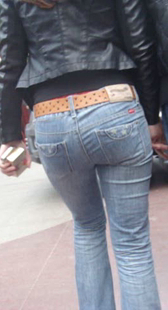 喇叭裤长腿美少妇