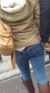 长筒紧身蓝牛少妇