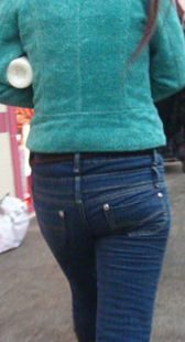 街拍包臀蓝牛小妹视频