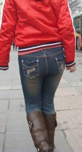 跟拍紧身黑牛小少妇视频