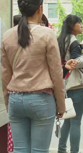 大屁股牛仔三少妇